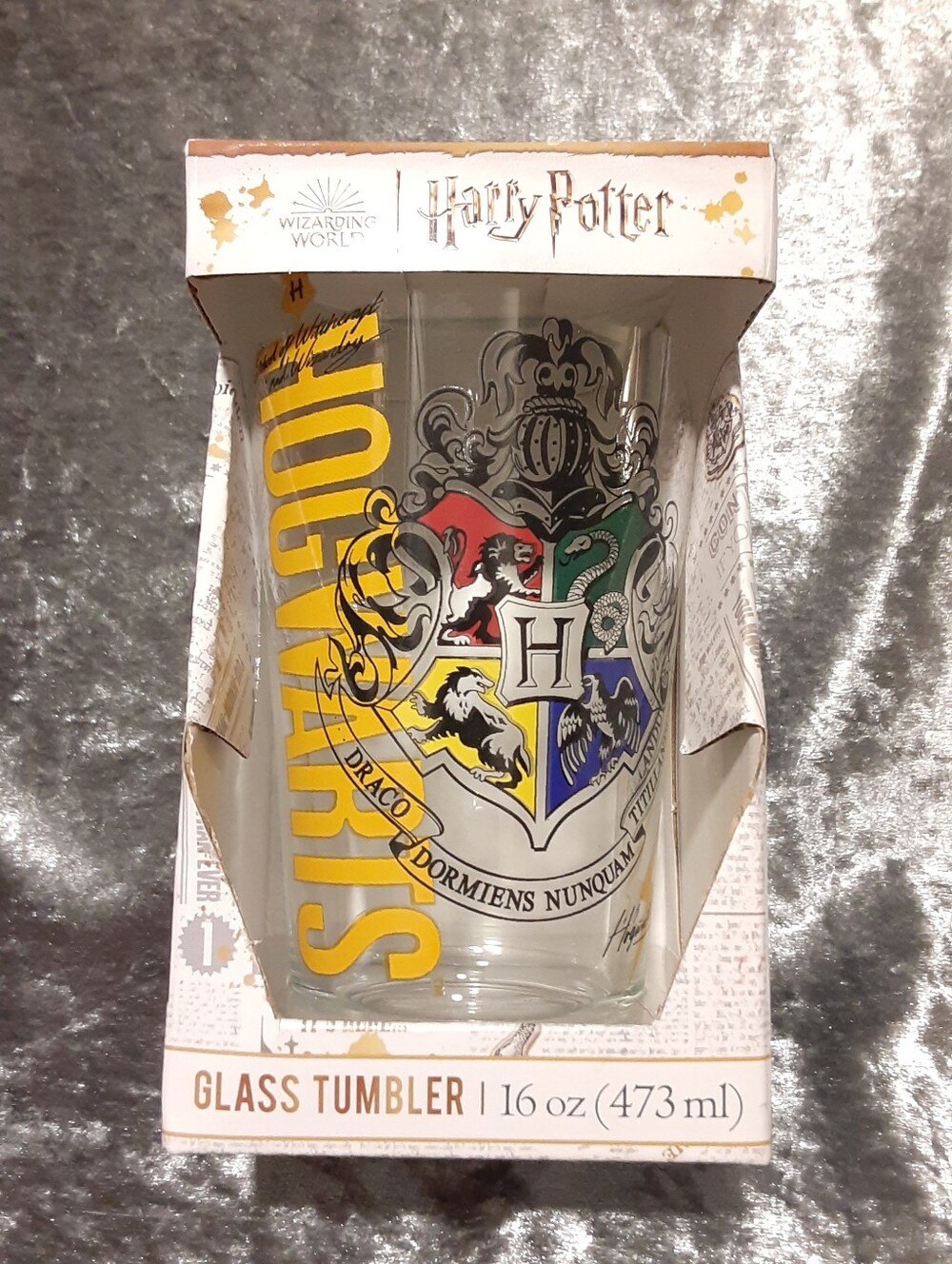 Harry Potter Hogwarts Crest 16 oz (473 ml) Glass Tumbler Wizarding World NEW